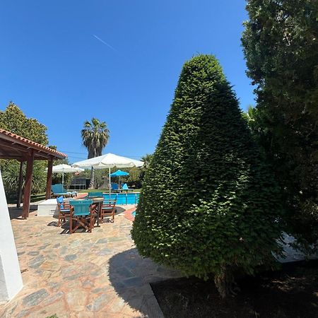 Country House With Pool And Big Garden Oropos Eksteriør bilde